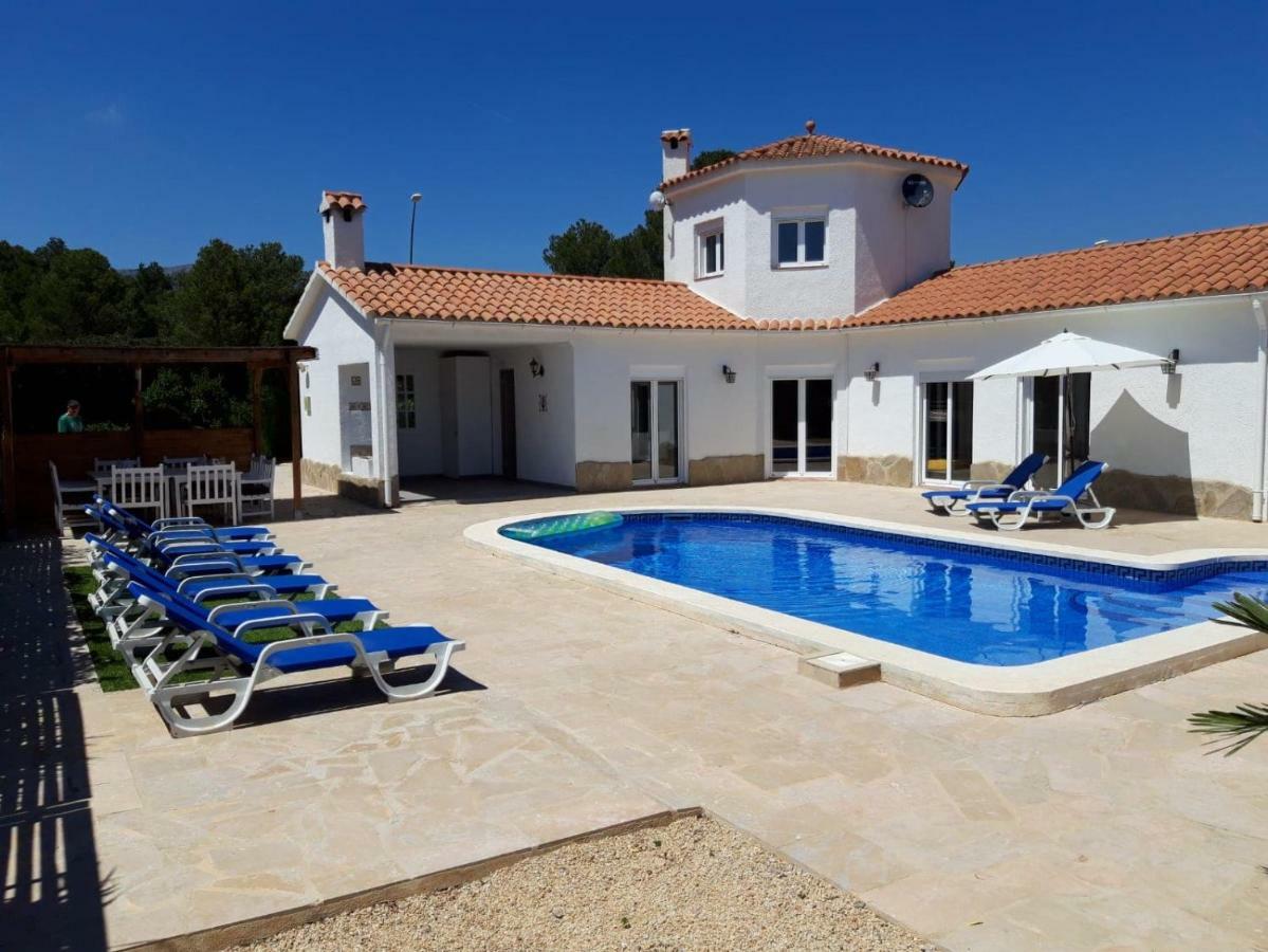 Villa Voor 8 Personen Met Zwembad Calafat Exterior foto